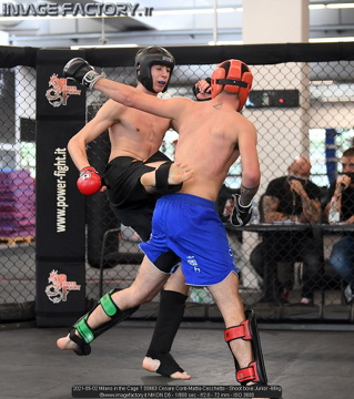 2021-05-02 Milano in the Cage 7 00663 Cesare Conti-Mattia Cecchetto - Shoot boxe Junior -66kg